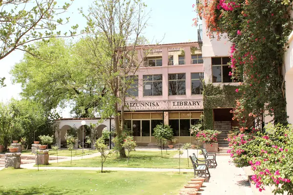 About MDu Business School